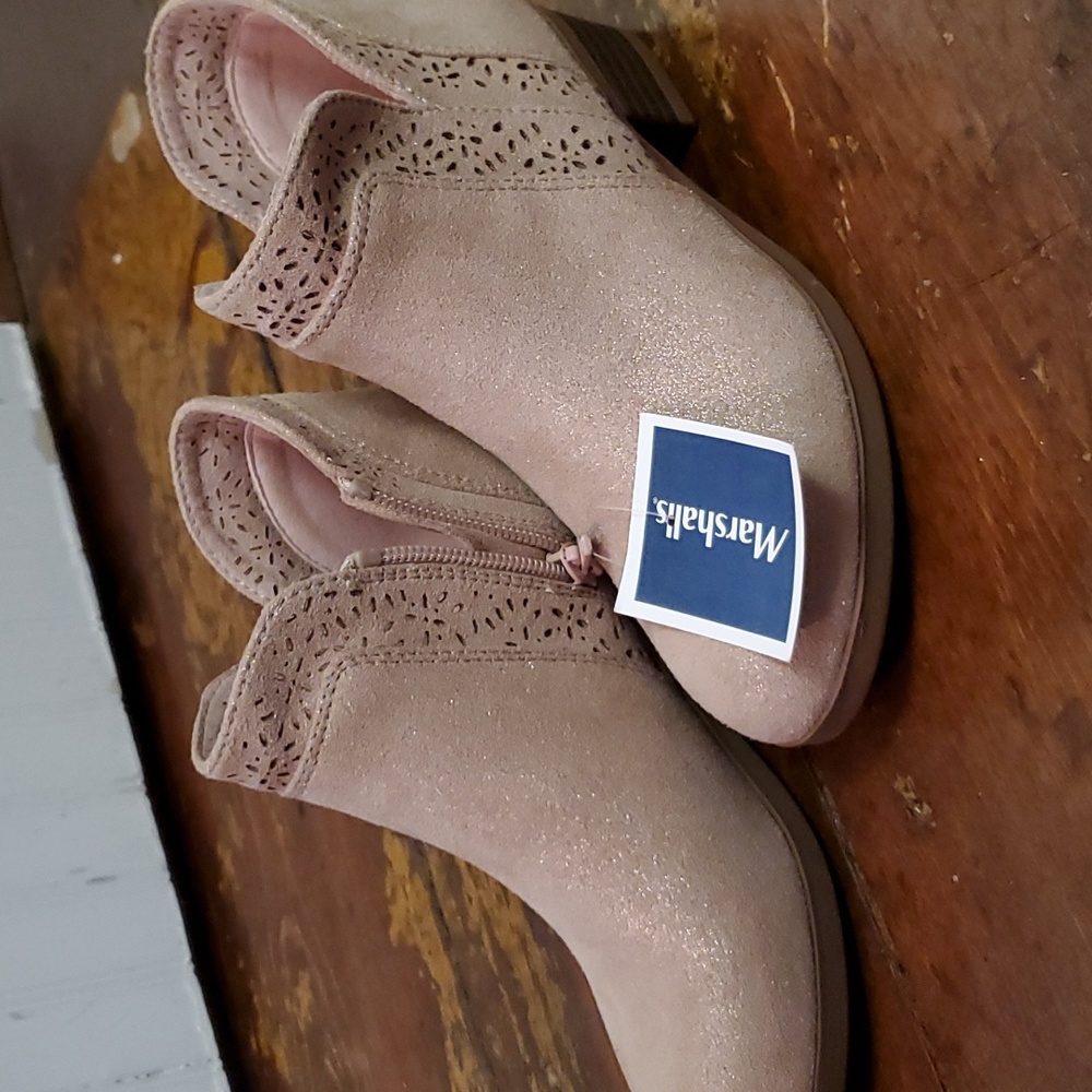 NWT Girls Booties